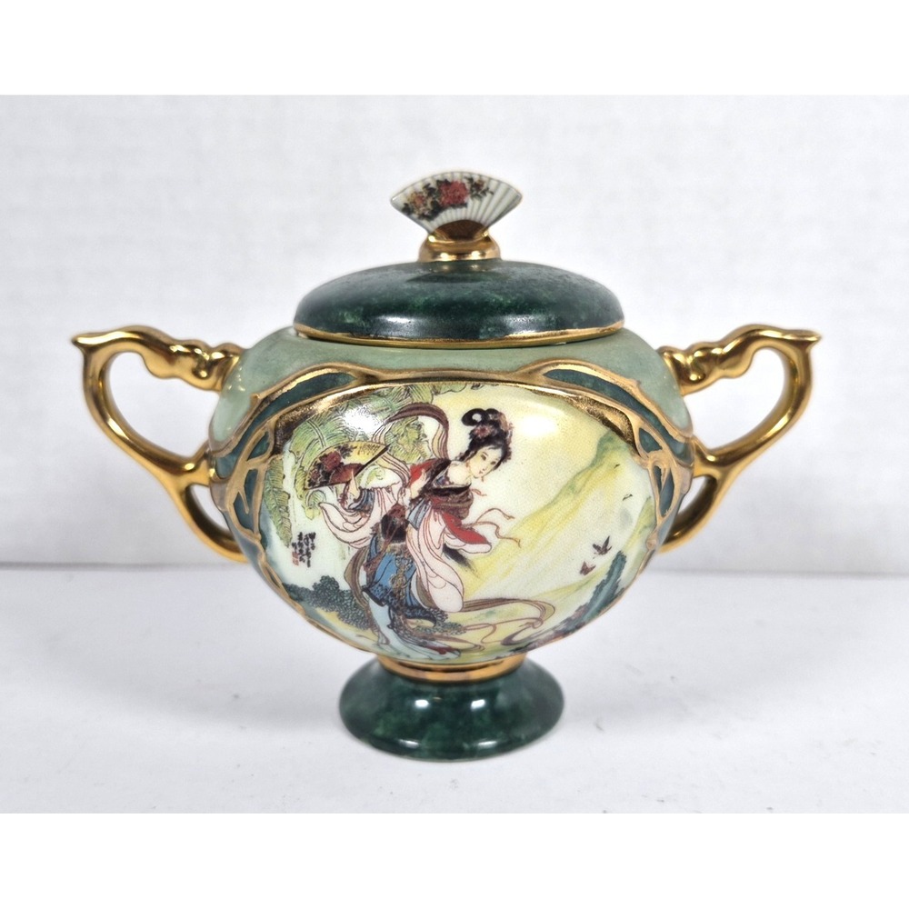 1999 Ardleigh Elliott Pao Chai Beauties of the Red Mansion Porcelain Music Box